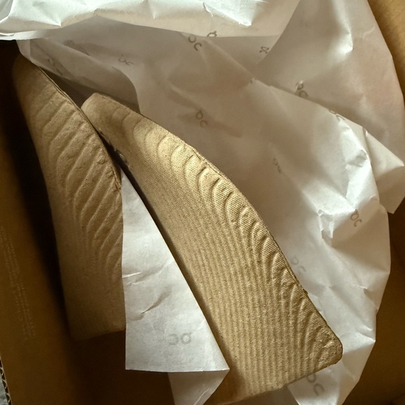 On Cloudsurfer Next Running Shoes 5.5 NWB - Picture 10 of 12